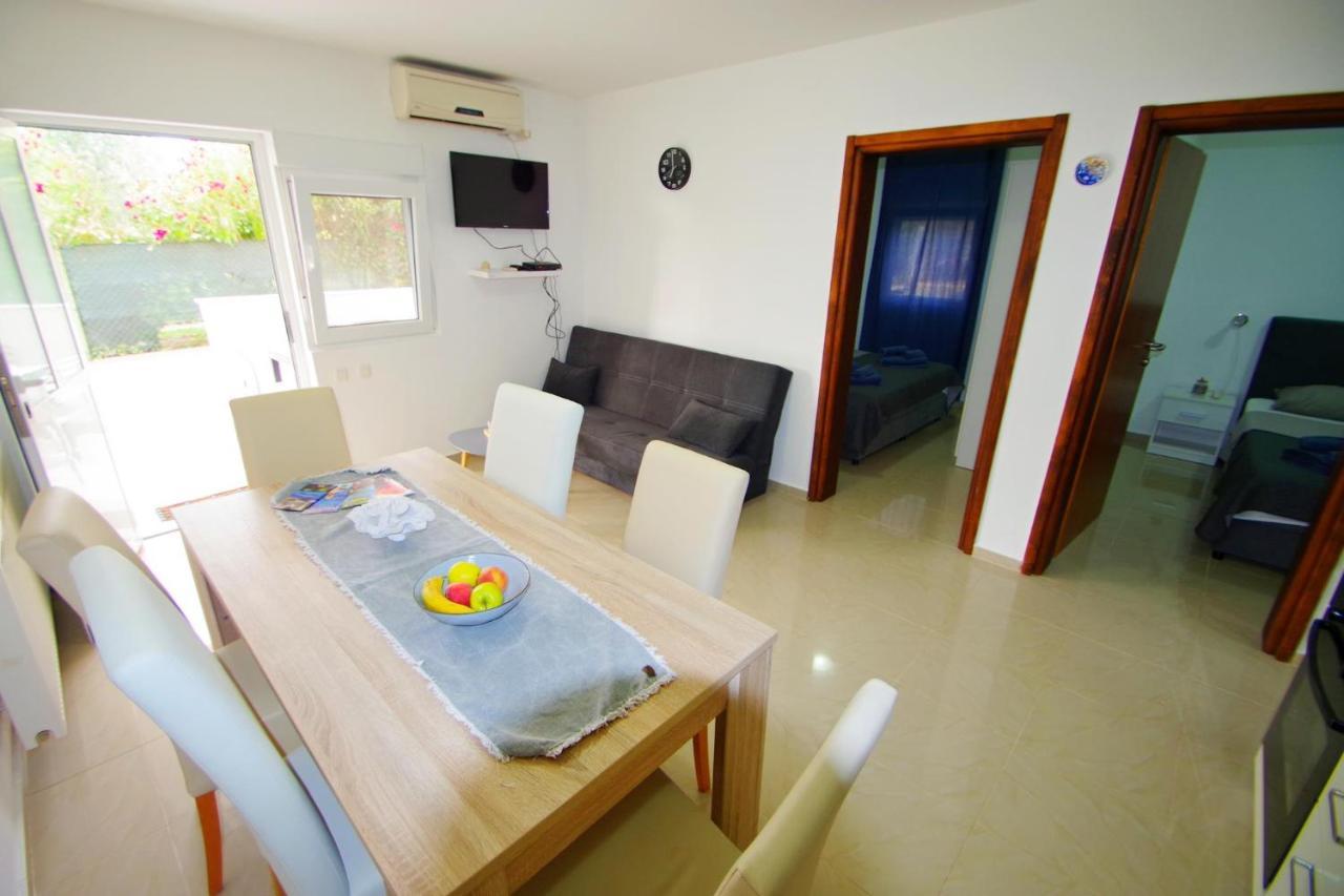 Apartment Pineta In Village Valbandon Exterior foto