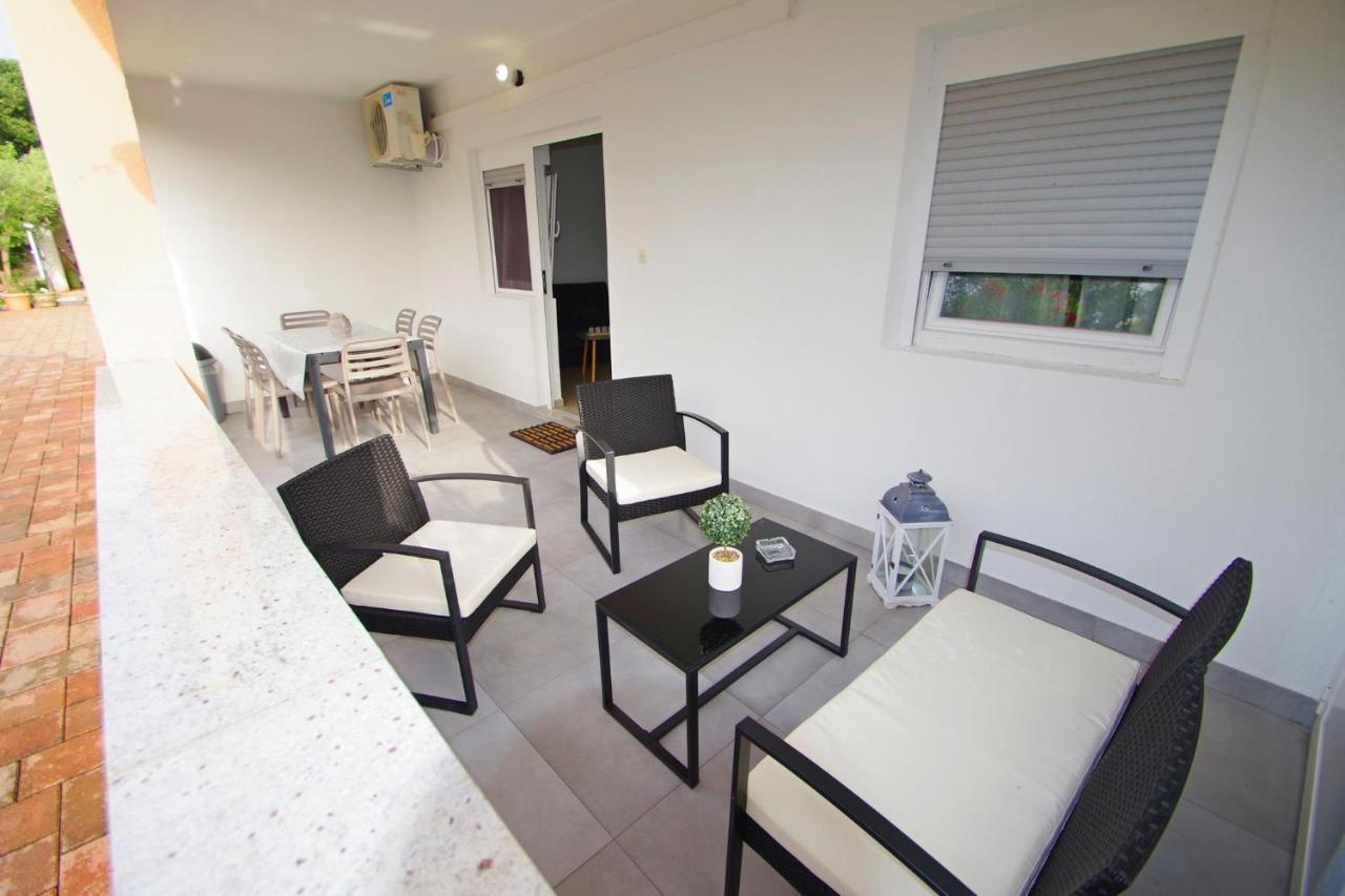 Apartment Pineta In Village Valbandon Exterior foto